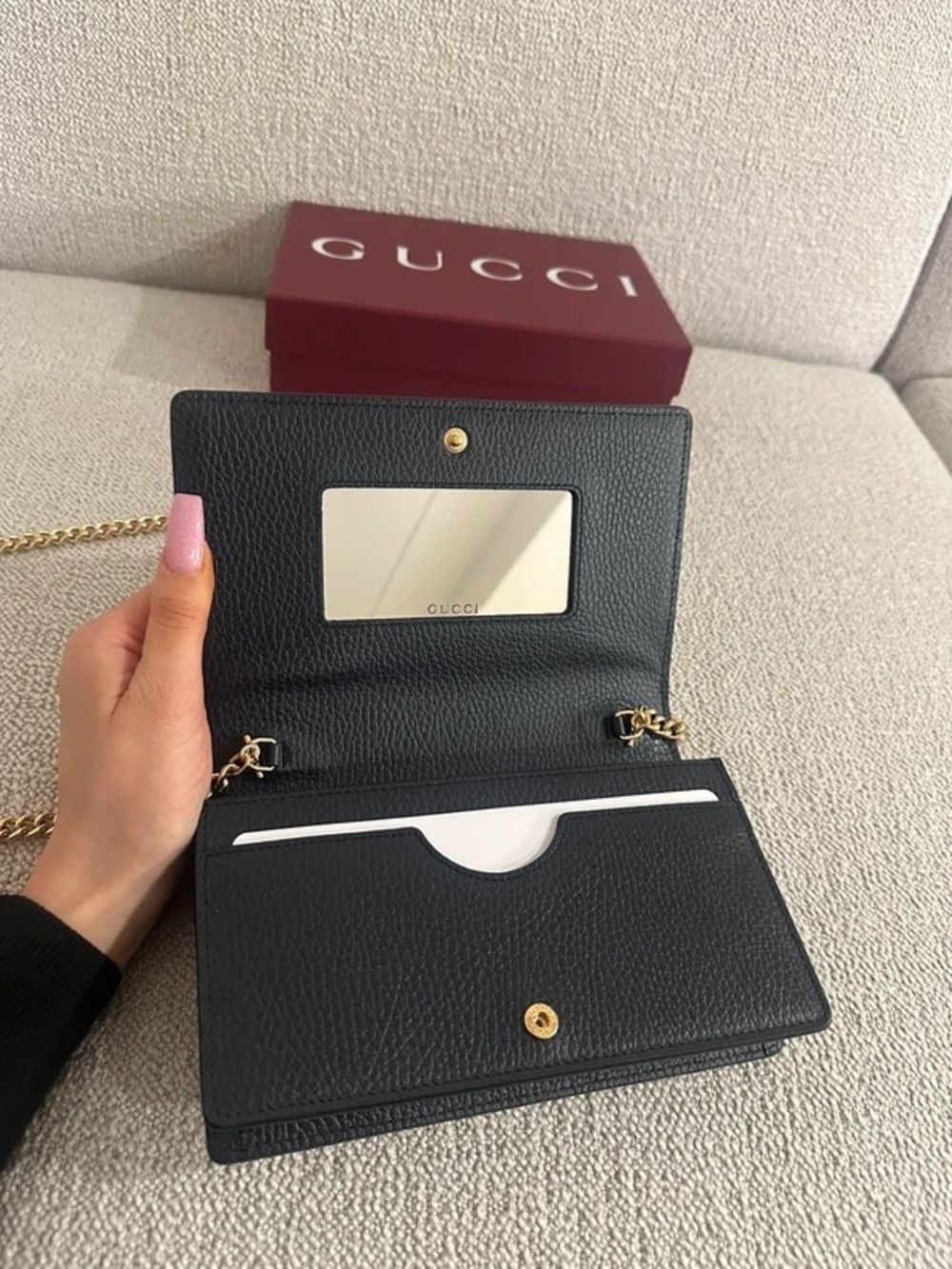 Gucci Beige GG Supreme Canvas and Black Leather Chain Wallet with Gold Hardware - Picture 6 of 9